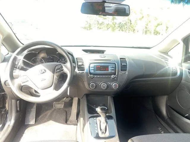 2018 Kia Forte - 3KPFK4A71JE232106 - Image #9